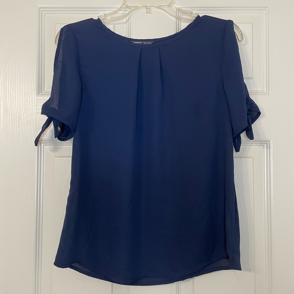 ✨5 for $15✨ navy blouse